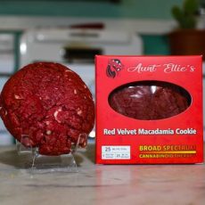 red-velvet-macadamia-cookie-aunt ellies